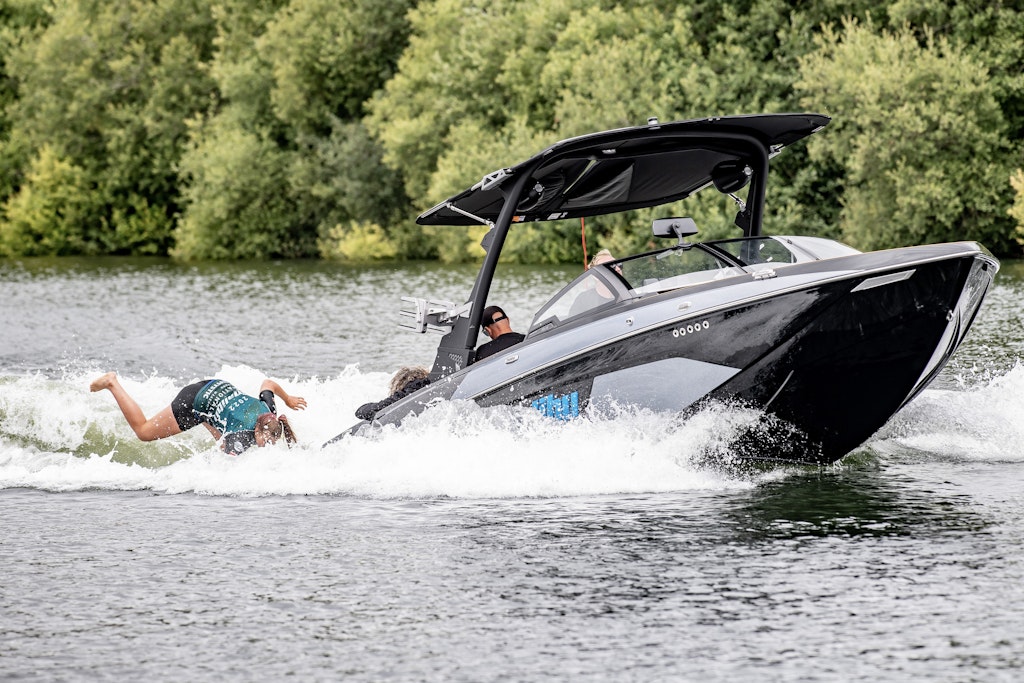 Isabella Williams at the 2022 Malibu Boats UK Wakesurf Nationals Wakesurf UK